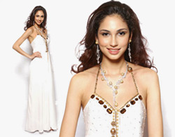 Deborah Priya Henry, Miss Malaysia World 2007 in one of Jovian’s elegant designs